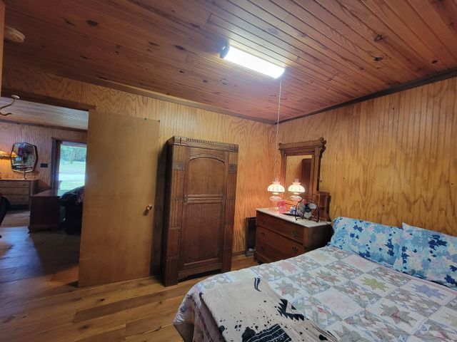 1089 Jim Clark Rd, Erin, TN 37061