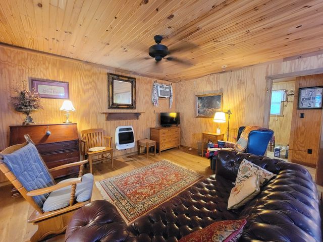 1089 Jim Clark Rd, Erin, TN 37061