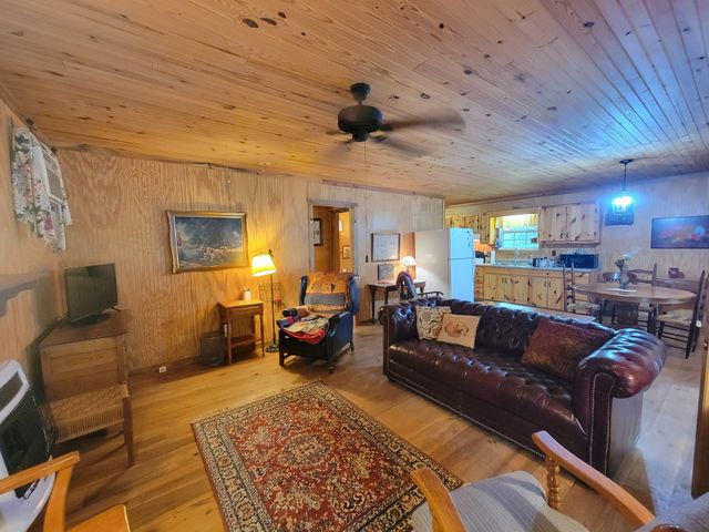 1089 Jim Clark Rd, Erin, TN 37061