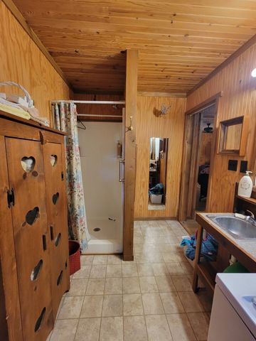 1089 Jim Clark Rd, Erin, TN 37061