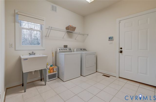 2137 Ettington Ln, Mechanicsville, VA 23111