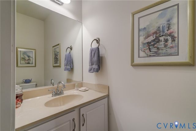 2137 Ettington Ln, Mechanicsville, VA 23111