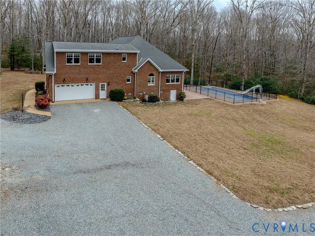 2137 Ettington Ln, Mechanicsville, VA 23111