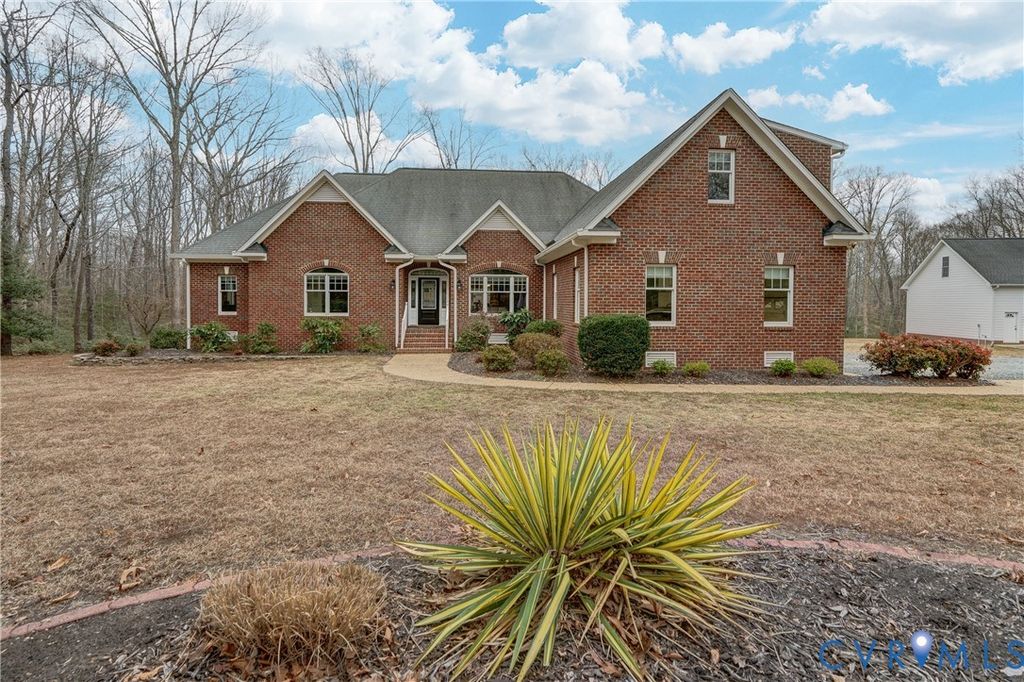 2137 Ettington Ln, Mechanicsville, VA 23111