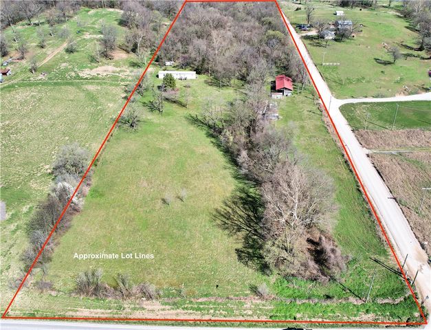 12129 Roy Jech Farm Road, Gentry, AR 72734