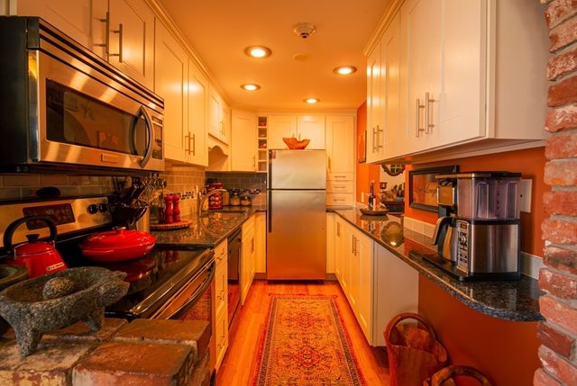 1041 Great Pond Rd 4, North Andover, MA 01845