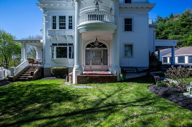 1041 Great Pond Rd 4, North Andover, MA 01845