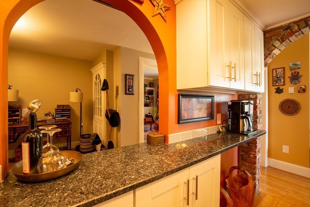 1041 Great Pond Rd 4, North Andover, MA 01845