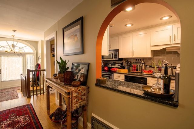 1041 Great Pond Rd 4, North Andover, MA 01845