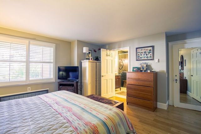 1041 Great Pond Rd 4, North Andover, MA 01845