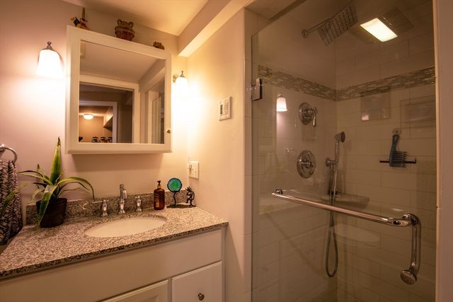 1041 Great Pond Rd 4, North Andover, MA 01845