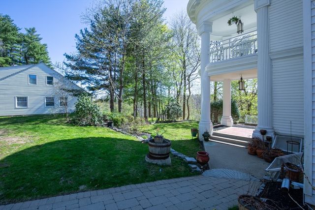 1041 Great Pond Rd 4, North Andover, MA 01845