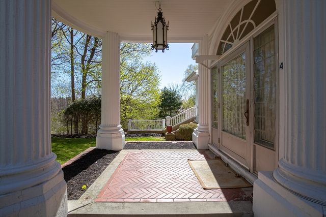 1041 Great Pond Rd 4, North Andover, MA 01845