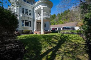 1041 Great Pond Rd 4, North Andover, MA 01845