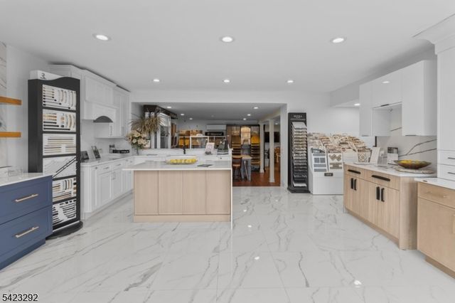 190 Stevens Ave, Cedar Grove Twp., NJ 07009