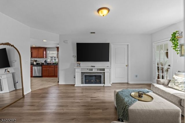 190 Stevens Ave, Cedar Grove Twp., NJ 07009