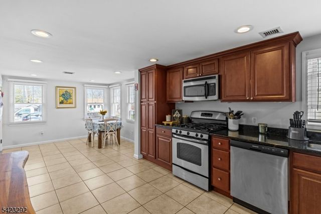 190 Stevens Ave, Cedar Grove Twp., NJ 07009