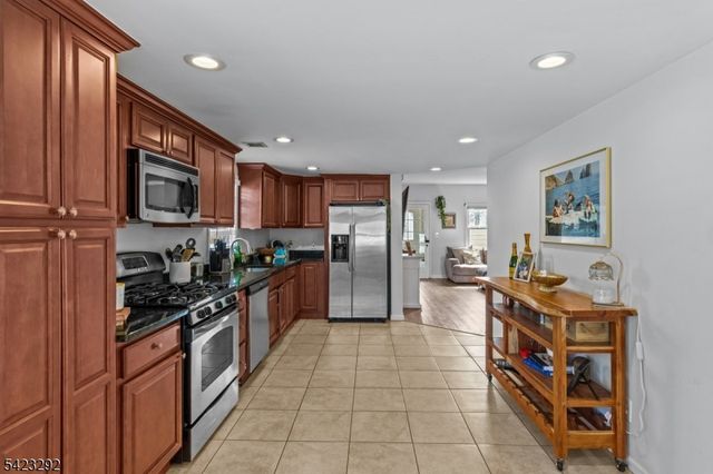 190 Stevens Ave, Cedar Grove Twp., NJ 07009