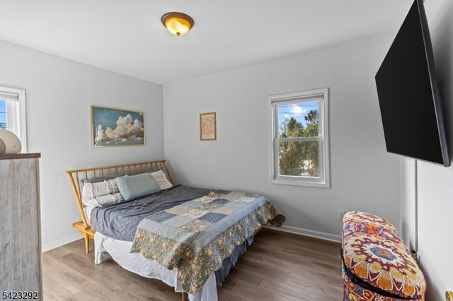 190 Stevens Ave, Cedar Grove Twp., NJ 07009