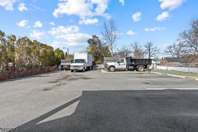 190 Stevens Ave, Cedar Grove Twp., NJ 07009