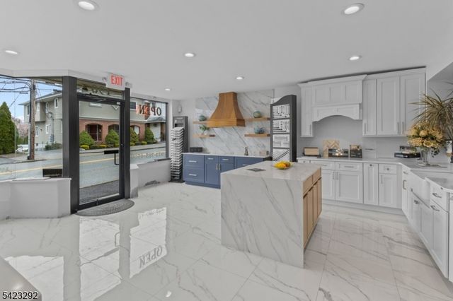 190 Stevens Ave, Cedar Grove Twp., NJ 07009