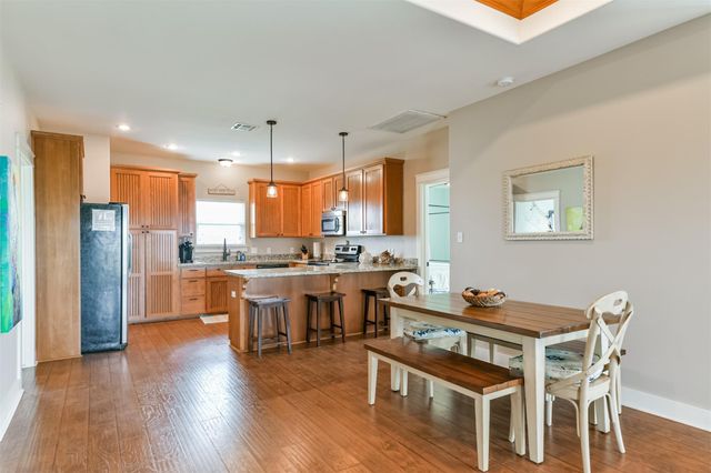 956 Townsend, Crystal Beach, TX 77650