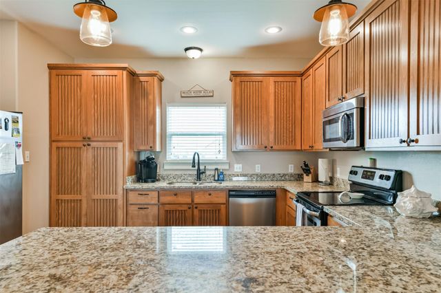 956 Townsend, Crystal Beach, TX 77650