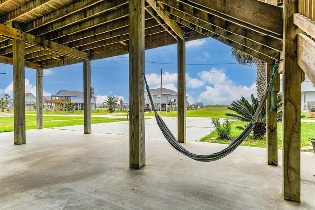 956 Townsend, Crystal Beach, TX 77650