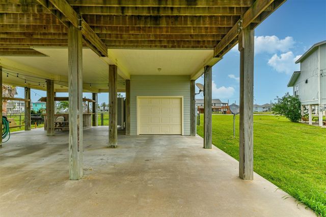 956 Townsend, Crystal Beach, TX 77650