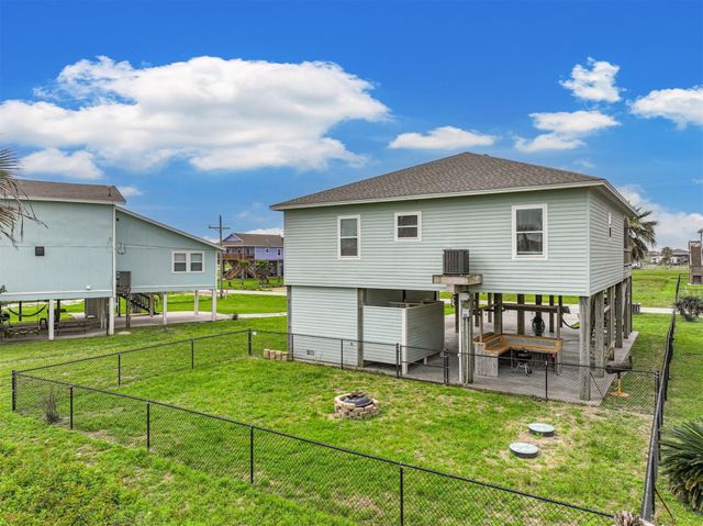 956 Townsend, Crystal Beach, TX 77650