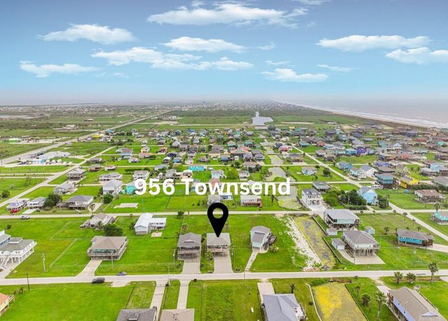 956 Townsend, Crystal Beach, TX 77650