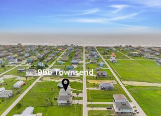 956 Townsend, Crystal Beach, TX 77650