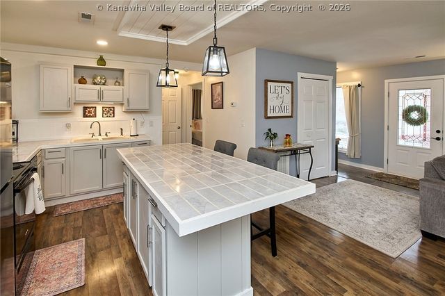 1296 3rd Avenue, East Bank, WV 25067