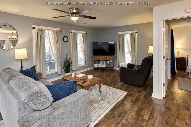 1296 3rd Avenue, East Bank, WV 25067