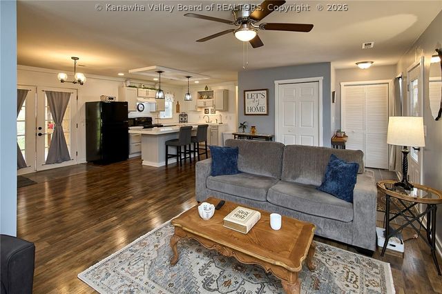 1296 3rd Avenue, East Bank, WV 25067