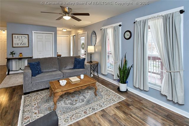 1296 3rd Avenue, East Bank, WV 25067