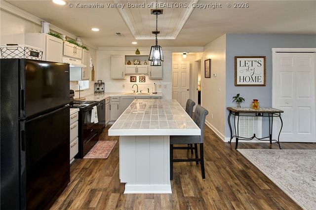 1296 3rd Avenue, East Bank, WV 25067