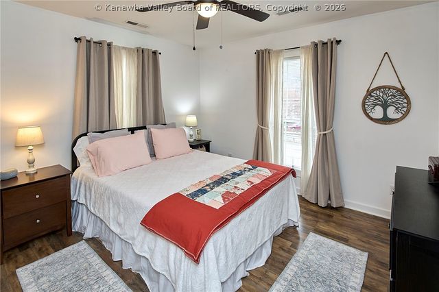 1296 3rd Avenue, East Bank, WV 25067