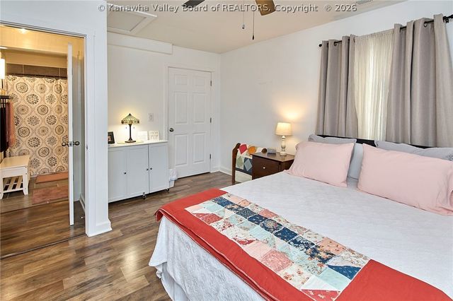 1296 3rd Avenue, East Bank, WV 25067