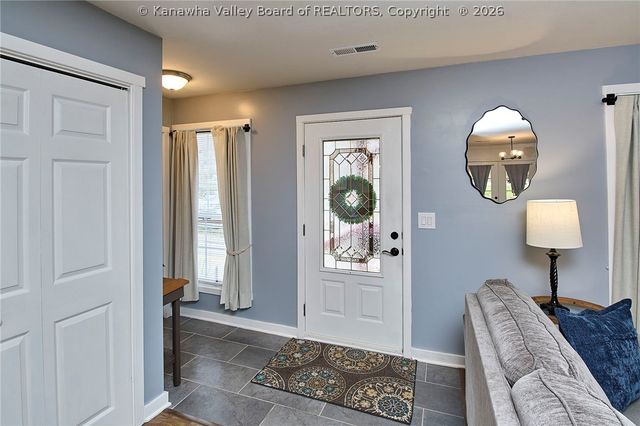 1296 3rd Avenue, East Bank, WV 25067