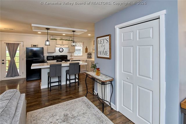 1296 3rd Avenue, East Bank, WV 25067