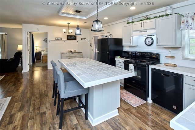 1296 3rd Avenue, East Bank, WV 25067