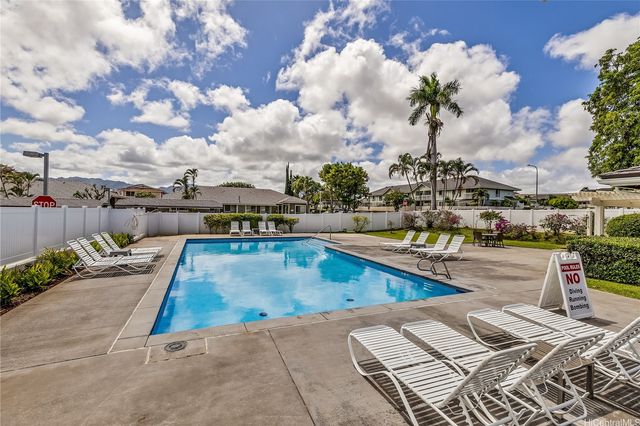94-1351 Kulewa Loop 17D, Waipahu, HI 96797