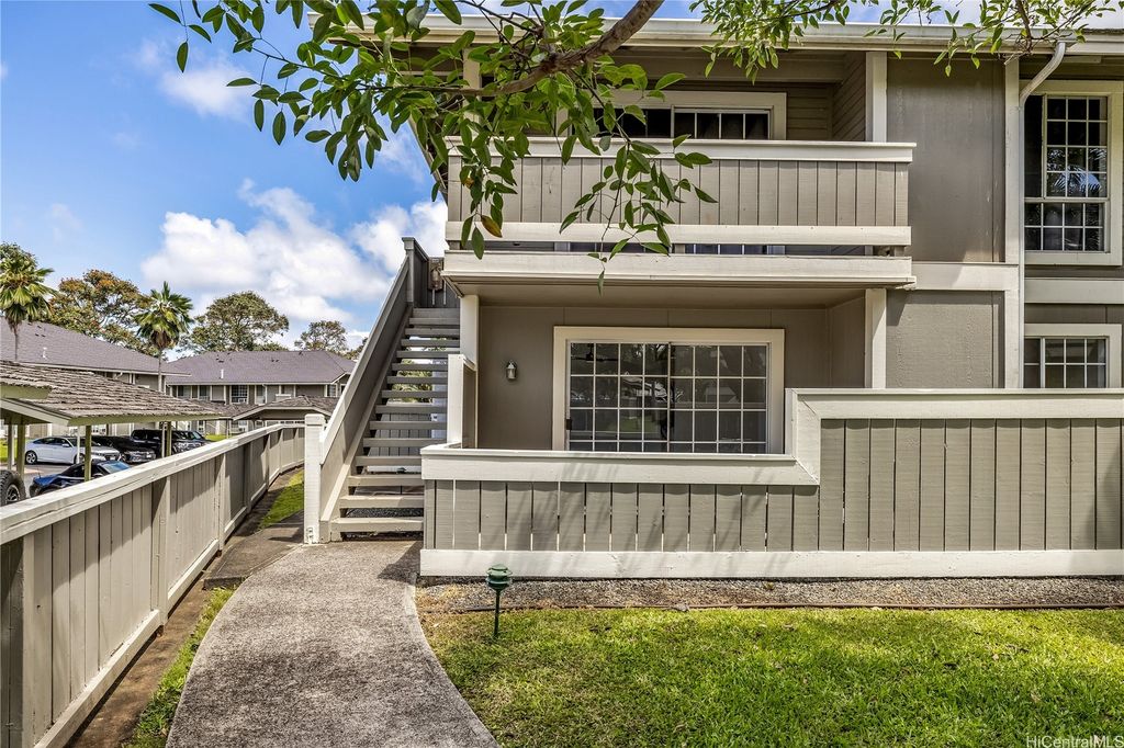 94-1351 Kulewa Loop 17D, Waipahu, HI 96797