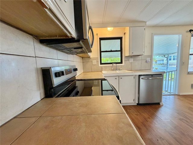 121 DOGWOOD TRAIL, Leesburg, FL 34748