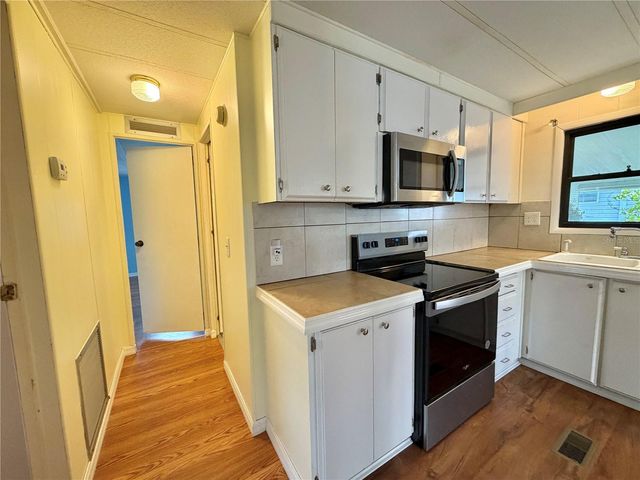 121 DOGWOOD TRAIL, Leesburg, FL 34748