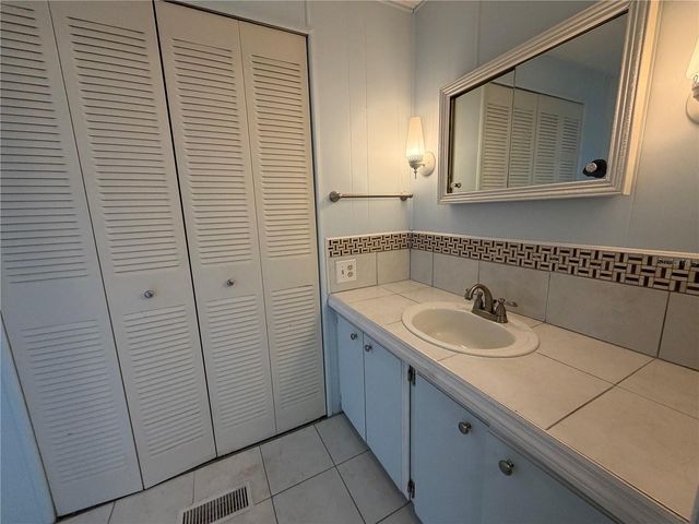 121 DOGWOOD TRAIL, Leesburg, FL 34748