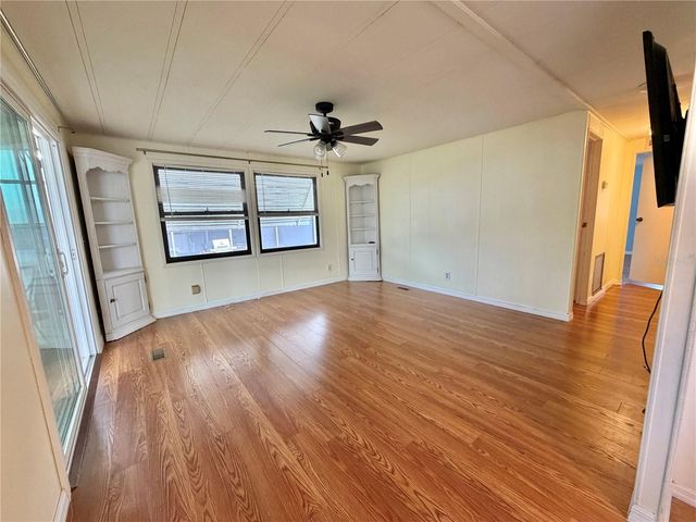 121 DOGWOOD TRAIL, Leesburg, FL 34748