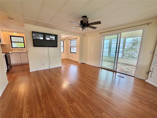 121 DOGWOOD TRAIL, Leesburg, FL 34748