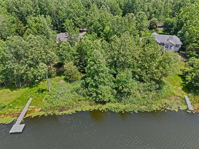 29265 Misty Pines Street, Dowagiac, MI 49047